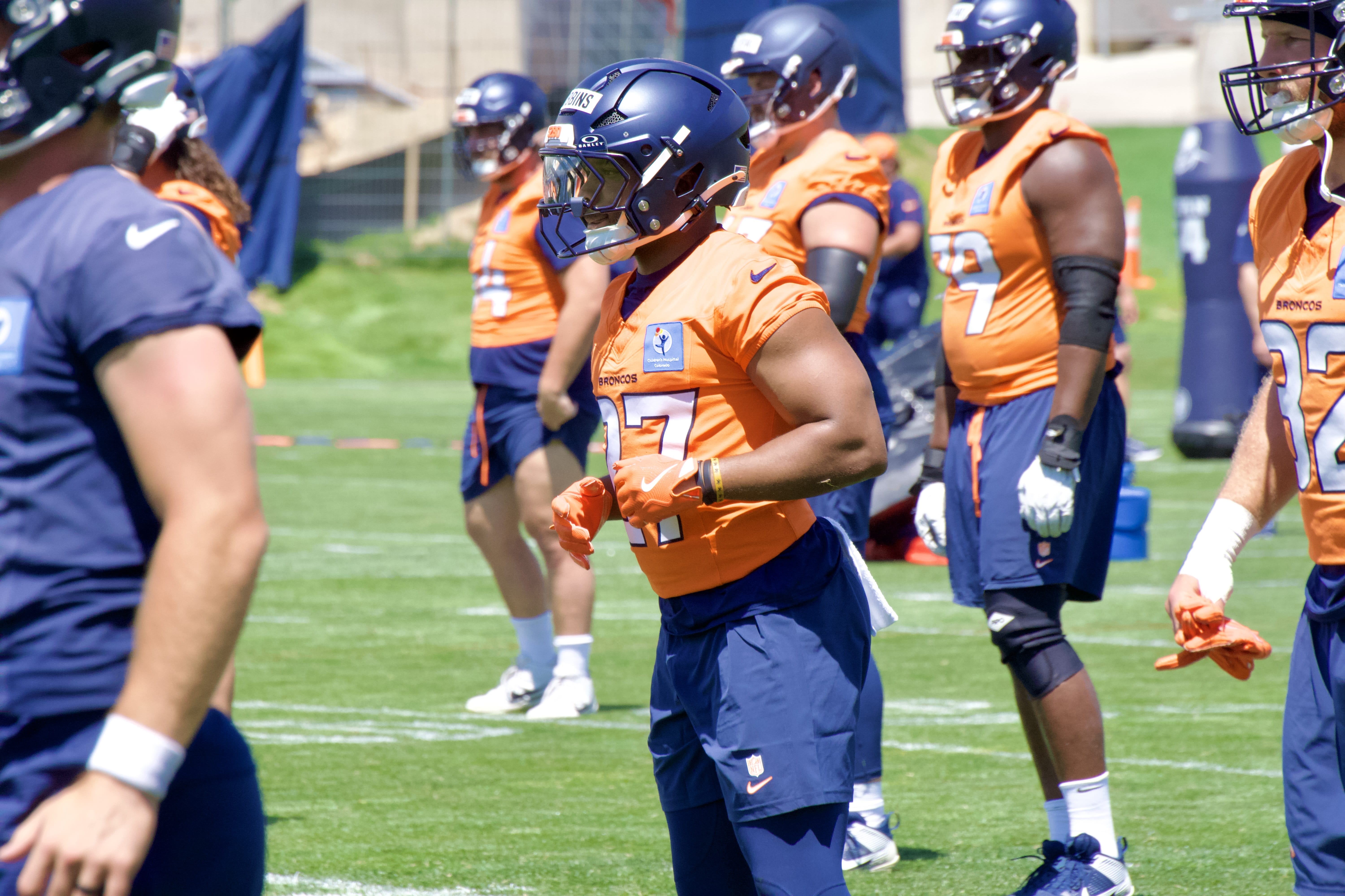 J.K. Dobbins participating in his first practice as a member of the Denver Broncos.